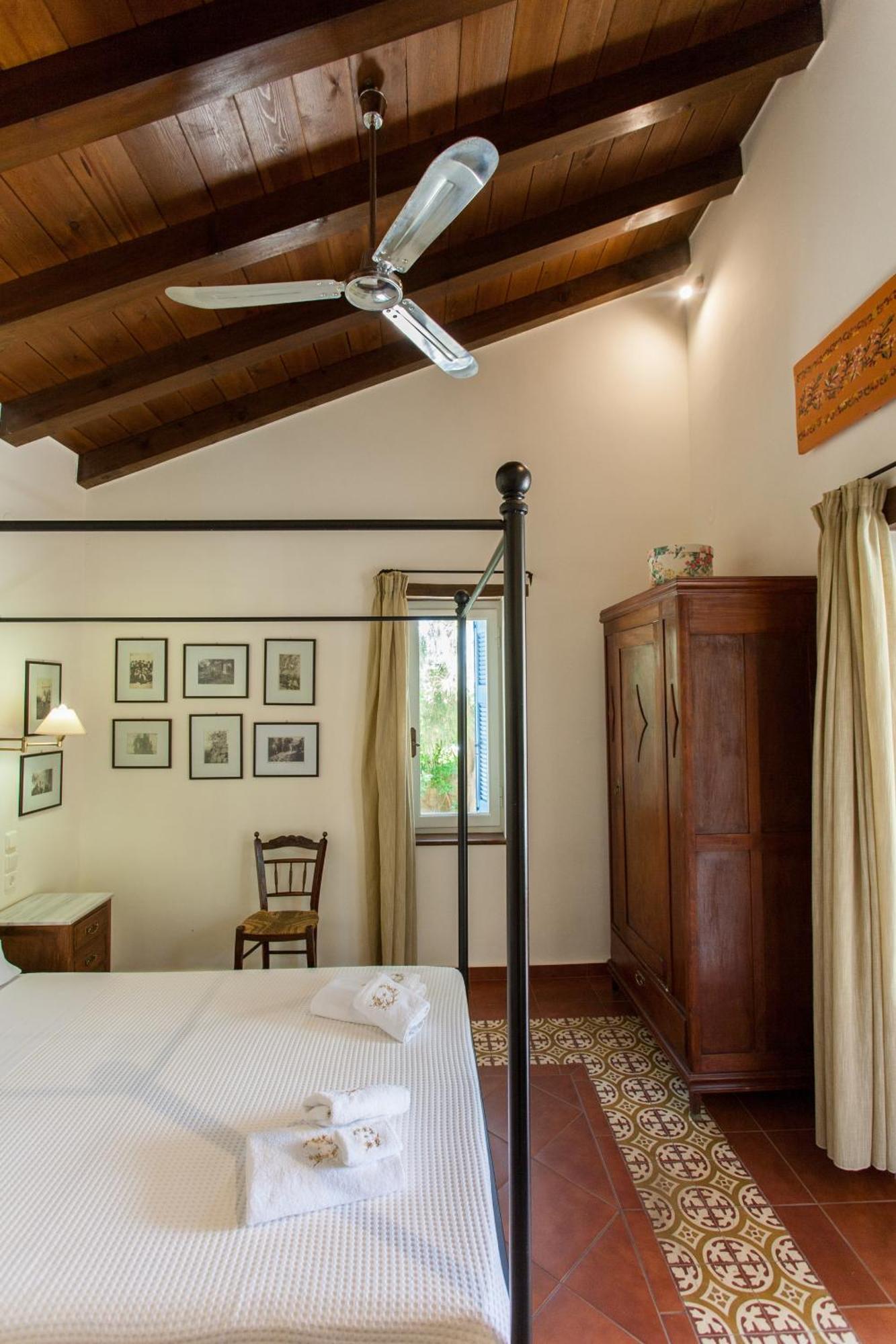 Metohi Georgila Chrissi Akti Chania Exterior foto